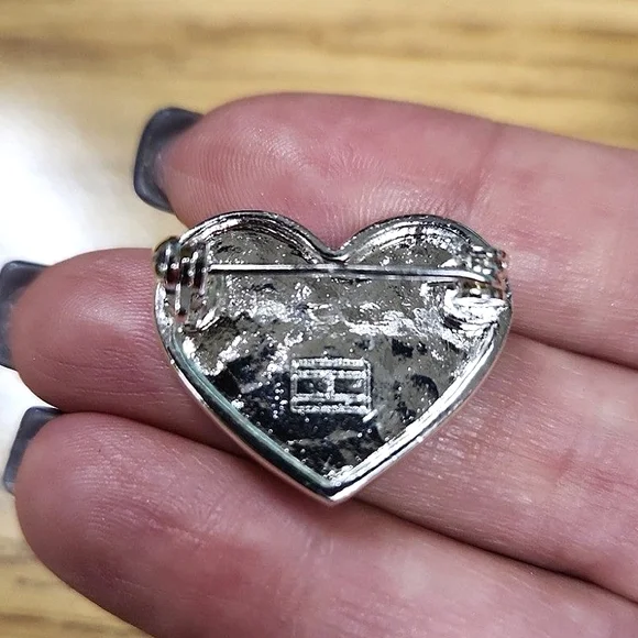 Saks 5th Avenue Swarovski Crystal Heart Flag Pin - Picture 3 of 3